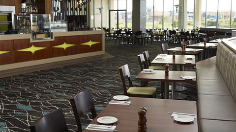 Mercure Melbourne Caroline Springs - Accommodation Noosa 7