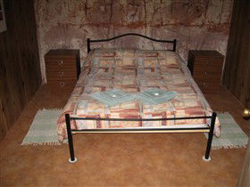 Radeka Downunder Underground Motel And Backpacker Inn - Accommodation Noosa 1