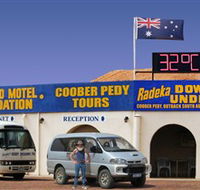 Radeka Downunder Underground Motel and Backpacker Inn - Accommodation Noosa
