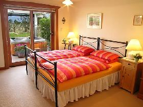 Stephanette's Cottage - Accommodation Noosa 0