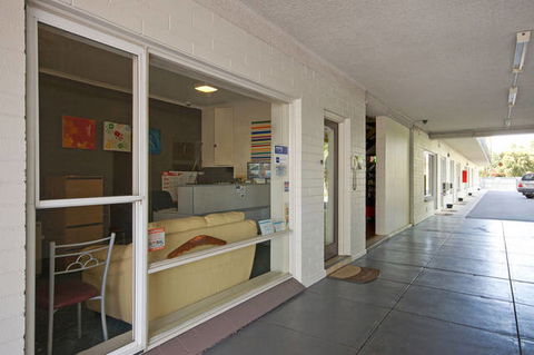 Hello Adelaide Motel + Apartments - Accommodation Noosa 1