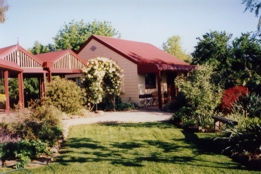 Alpine Country Cottages - Accommodation Noosa 0