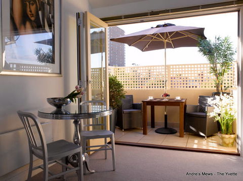 Andre's Mews - Accommodation Noosa 1