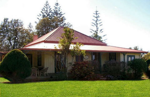 Christian's Of Bucks Point - Accommodation Noosa 0