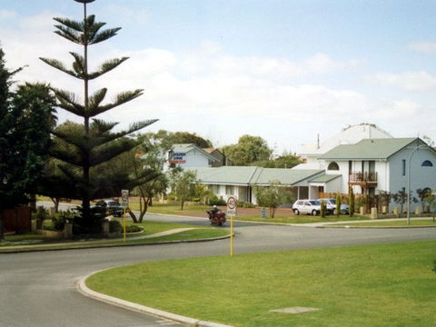 Dolphin Lodge - Accommodation Noosa 0
