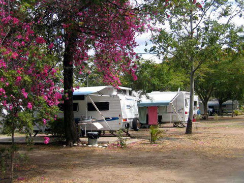 Emerald Cabin & Caravan Village - Accommodation Noosa 3