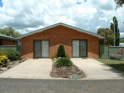 Fossicker Caravan Park - Accommodation Noosa 0