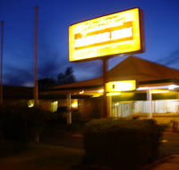 Golden West Motor Inn - Accommodation Noosa