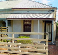 Harriett's Cottage Accommodation Clyde's Cottage - Accommodation Noosa