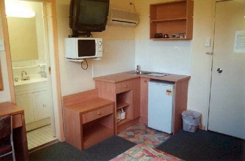 Lodge Motel - Accommodation Noosa 0