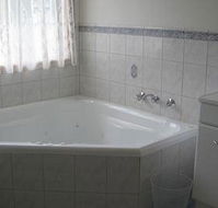 Macburn Self Contained Cottages Dog Friendly - Accommodation Noosa
