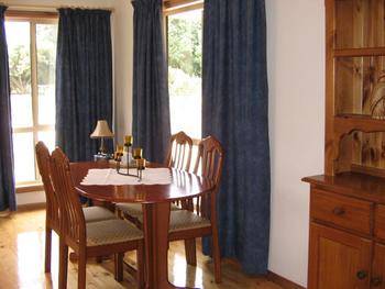 Macburn Self Contained Cottages, Dog Friendly - Accommodation Noosa 1
