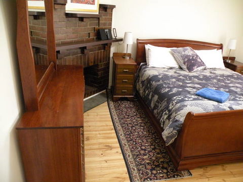 MacDonnell House (Naracoorte Cottages) - Accommodation Noosa 4