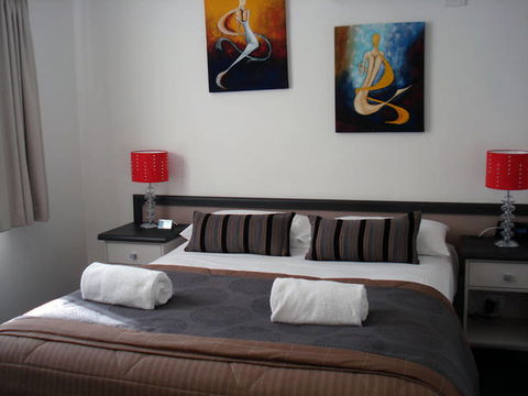 Oakey Motor Inn - Accommodation Noosa 0