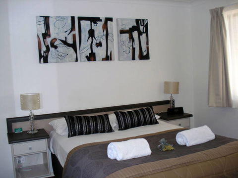 Oakey Motor Inn - Accommodation Noosa 3