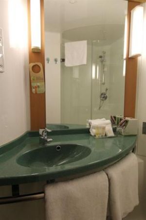 Ibis Newcastle - Accommodation Noosa 3