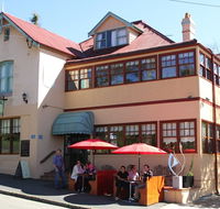 Jamison Guesthouse and The Rooster Restaurant - Accommodation Noosa