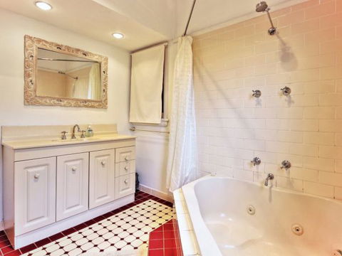 Seaview - Accommodation Noosa 131