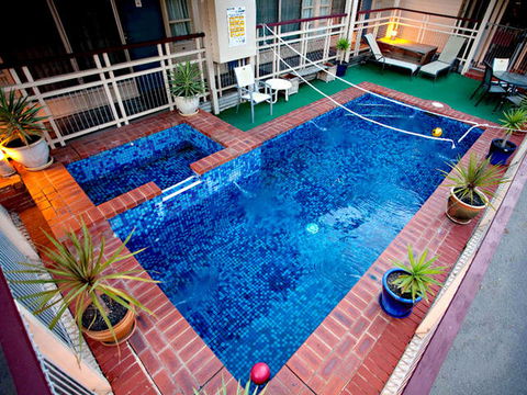 Riverboat Lodge Motor Inn - Accommodation Noosa 0