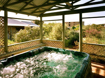 Rock Of Ages Cottage B&B - Accommodation Noosa 0