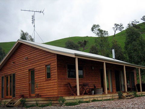 Strath Valley View B And B - Accommodation Noosa 1