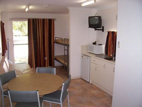 Stuart Caravan & Cabin Park - Accommodation Noosa 2