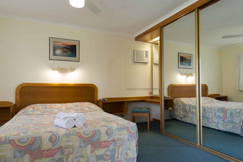 Vacation Village - Accommodation Noosa 2