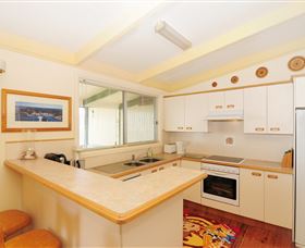 Seaview - Accommodation Noosa 2