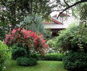 Allan Court Gardens Accommodation - Accommodation Noosa 0