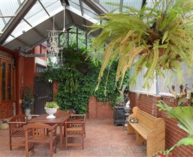 Allan Court Gardens Accommodation - Accommodation Noosa 3