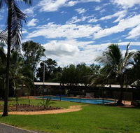 Farmgate Backpackers - Accommodation Noosa