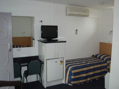 Tally Ho Motor Inn - Accommodation Noosa 3