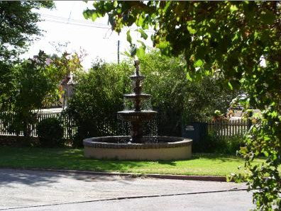 The Lodge Outback Motel - Accommodation Noosa 1