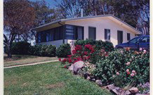 Coach Cottage - Accommodation Noosa 1