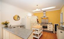 Bi J's - Accommodation Noosa 0
