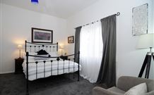 Bi J's - Accommodation Noosa 2