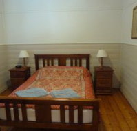 About Town Cottages - Yellow Gum Cottage - Accommodation Noosa
