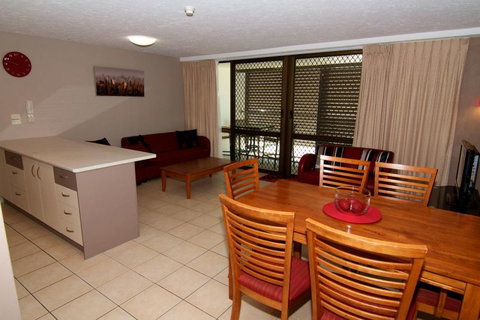 Merrima Court Holiday Apartments - Accommodation Noosa 2