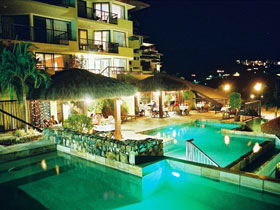 At Waters Edge Resort - Accommodation Noosa 1