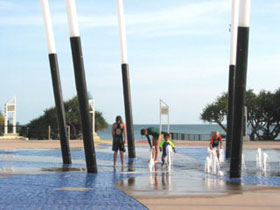 Burgess At Kings Beach Apartments - Accommodation Noosa 2