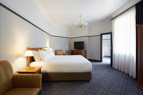 Brassey Hotel - Accommodation Noosa 1