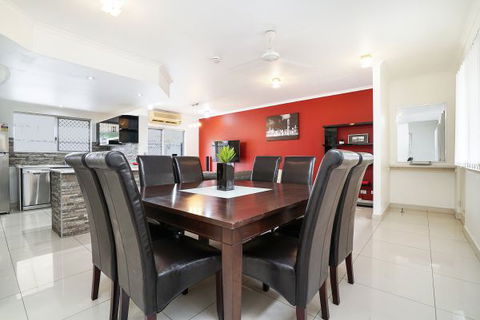 City Escape Serviced Townhouses - Accommodation Noosa 1