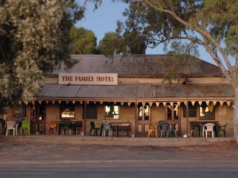 The Family Hotel - Accommodation Noosa 3