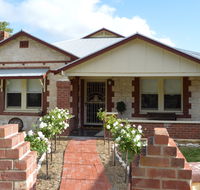 Two Cow Cottage Bed and Breakfast - Accommodation Noosa