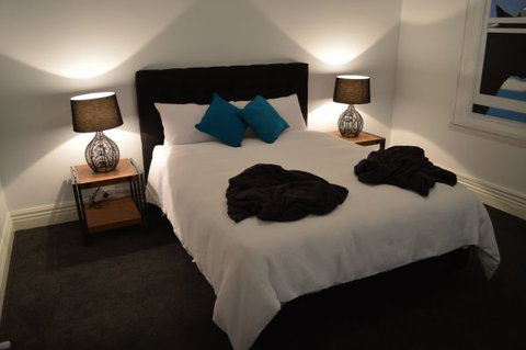 Two Cow Cottage Bed And Breakfast - Accommodation Noosa 2