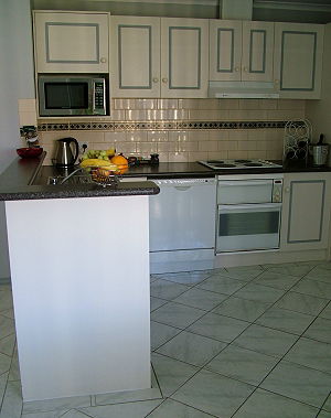 Mid City Apartments - Accommodation Noosa 2