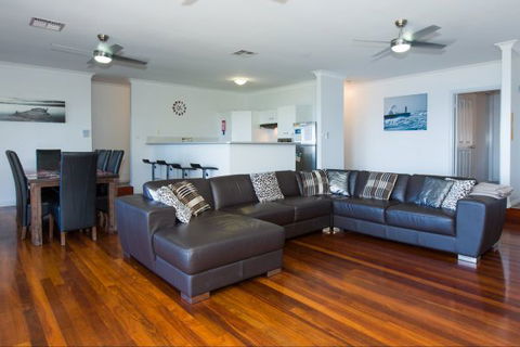 Amazing Views - Accommodation Noosa 2