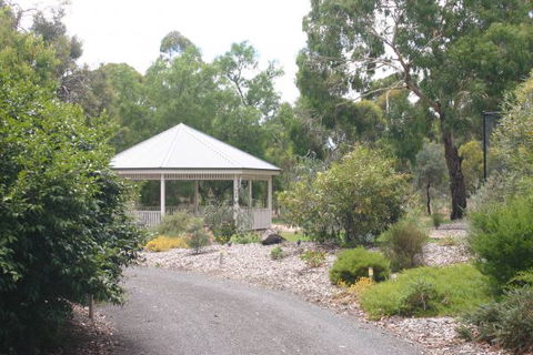 Arusha B&B Retreat - Accommodation Noosa 4