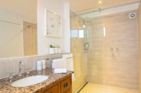 Buoys On Queens - Accommodation Noosa 7