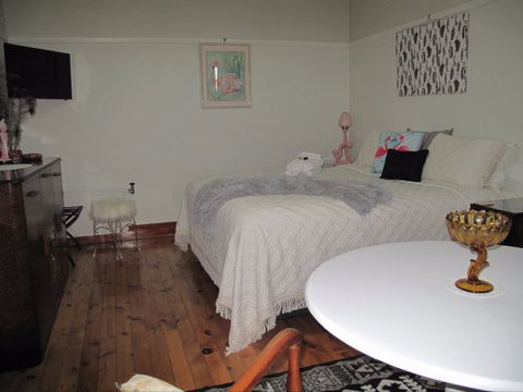 B&B Wodonga - Art Deco Accommodation - Accommodation Noosa 2
